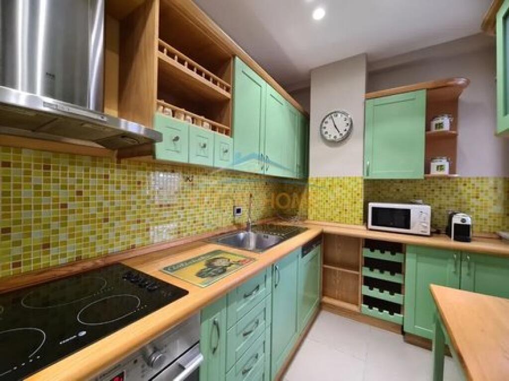 Qera,Apartament 2+1+post parkimi tek Liceu Artistik!