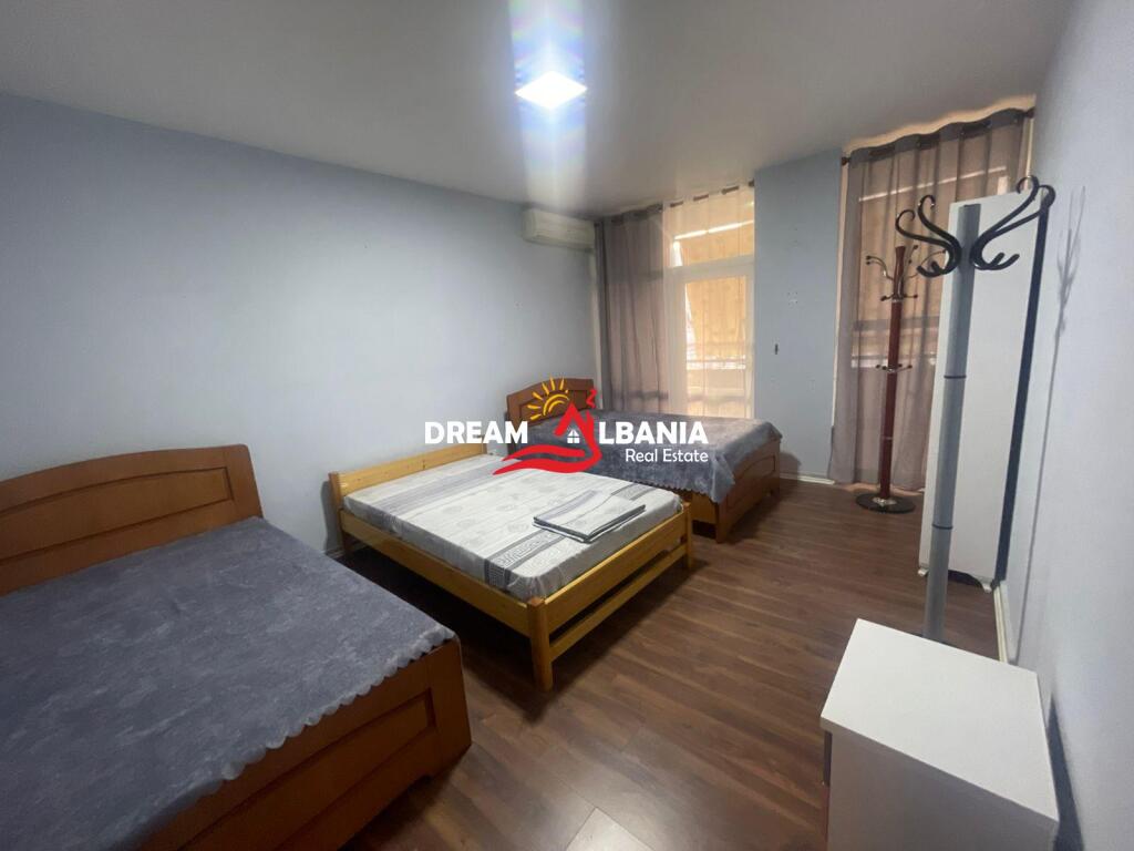 Shitet apartament 3+1+2 tek Komuna e Parisit (ID 4131399)