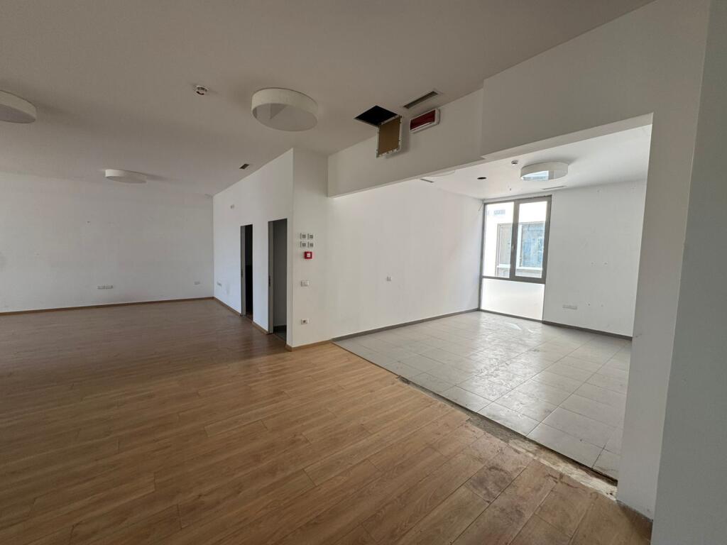 SPACE FOR RENT 384 M2 IN ALI DEMI !