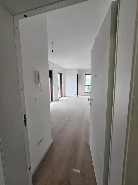 ‼️Shesim apartament 3+1+ Verande prane Shkolles se Kuqe‼️