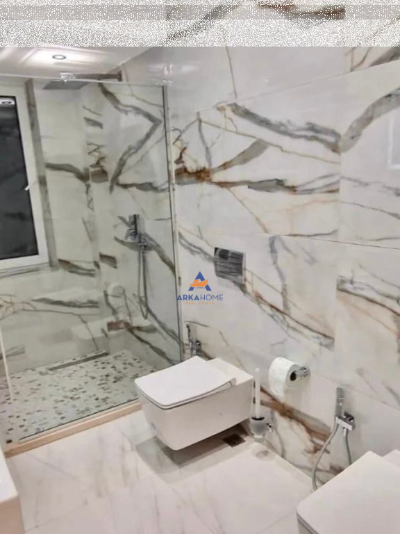 JEPET ME QERA AMBIENT PER ZYRE 120M2 "KAFE FLORA,RRUGA E DURRESIT" 900 EURO