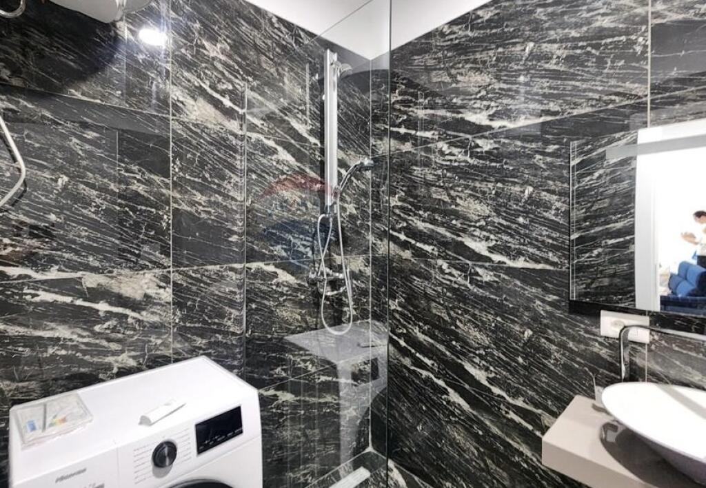 Jepet apartament me  Qira - Rruga 4 Dëshmorët, Tiranë