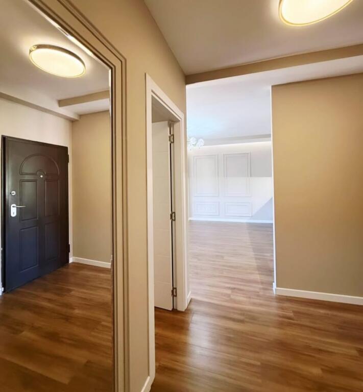 Vicino alla Via Kosovareve Vendesi appartamento 2+1+2 bagni