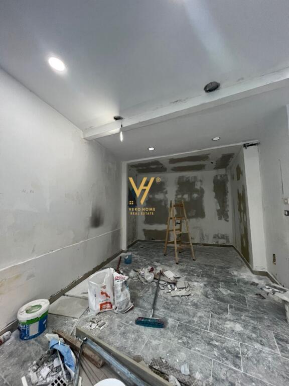 SHOP 30 M2 FOR RENT AT KOMUNA E PARISIT 70,000 LEKE