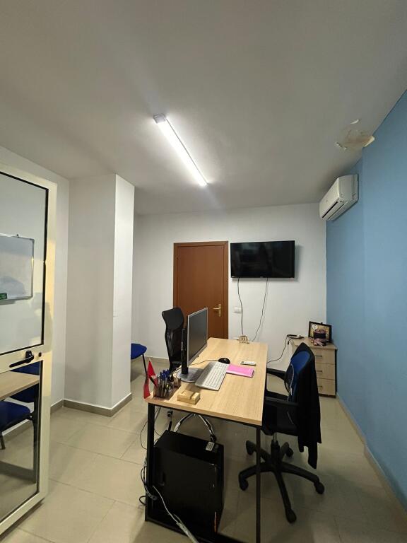 Ambient premium me qira tek Sheshi Skenderbej
