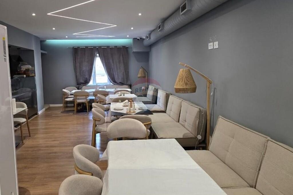 Shitet biznes Bar-Kafe &amp; Mense në Komunën e Parisit