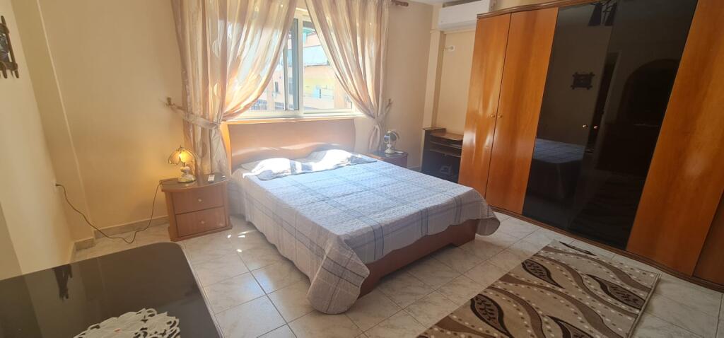 Jepet Me Qera Apartament 2+1+1 Ballkon