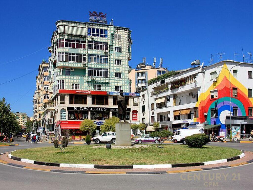 Shitet  ambjent komercial prane Sheshit Wilson