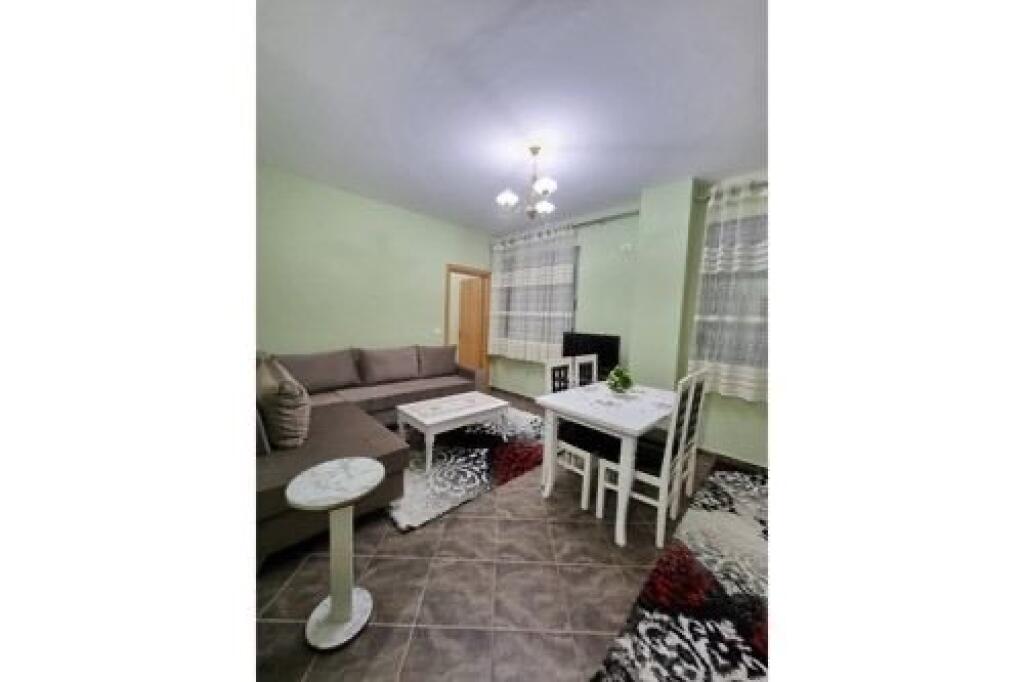 Apartament 1+1 per shitje, Liqeni i Thate!