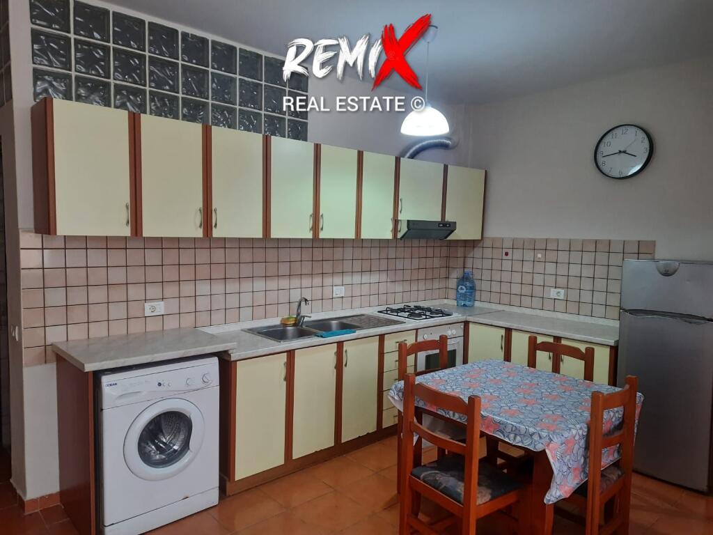 APARTAMENT 2+1 PER SHITJE, 50 METER LARG DETIT
