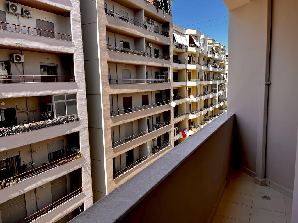 BIZNES MENAXHIMI APARTAMENTESH TURISTIKE ME QIRA – MUNDËSI E SHKËLQYER!