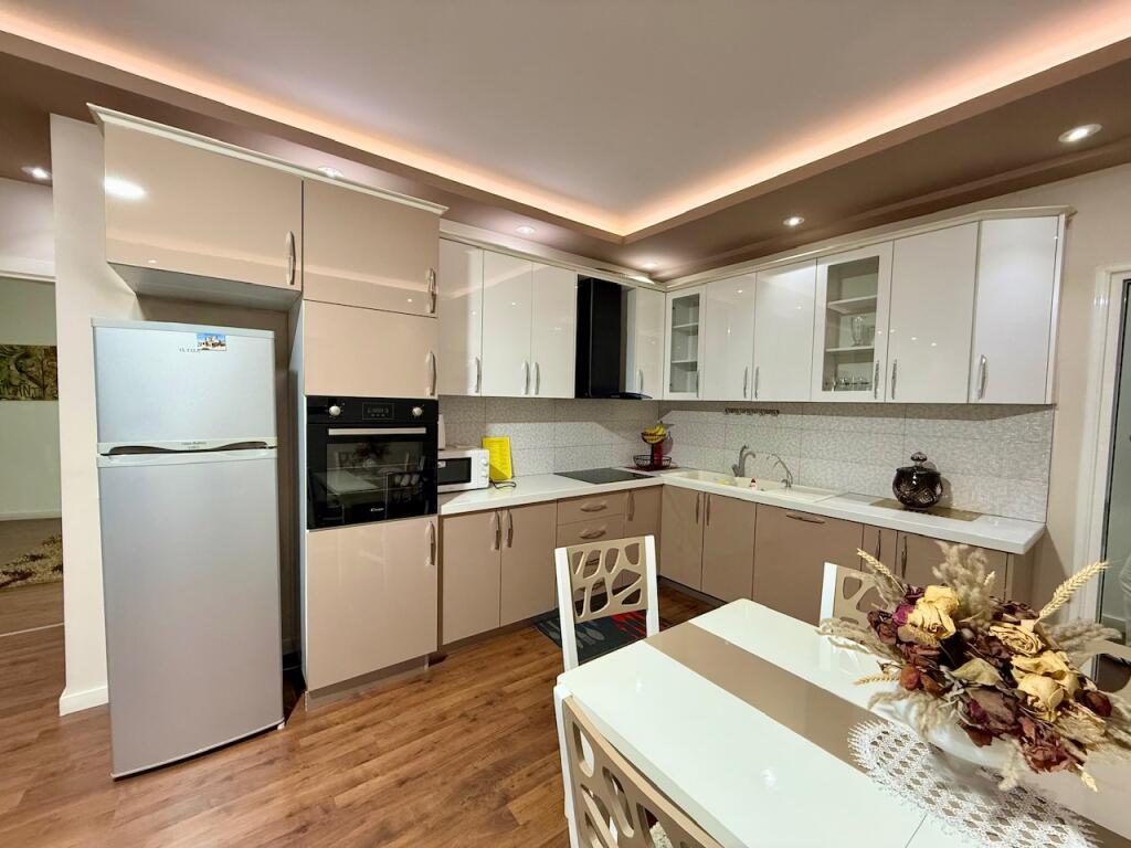 SUPER APARTAMENT 2+1 PER QERA NE ASTIR