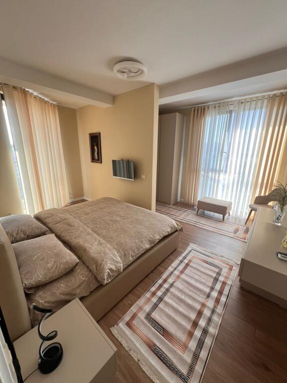 APARTAMENT ME QIRA TE MINE PEZA 2+1+2 TIRANE