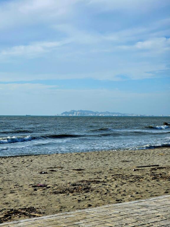 AMBIENT BIZNESI NE SHITJE, BUZE DETIT, SHKEMBI I KAVAJES