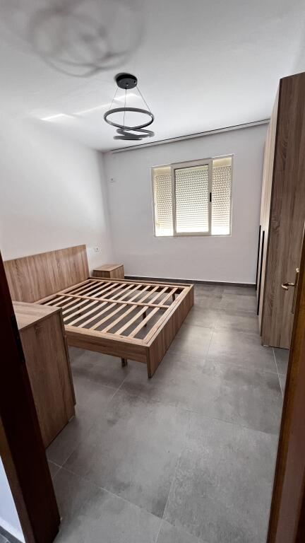 Jepet me qera Apartament 1+1 65m2 Laprake
