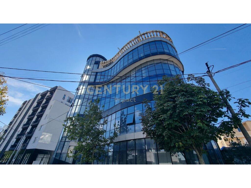 🏢 Multifunctional Space for Rent in Kamëz – 10,000€