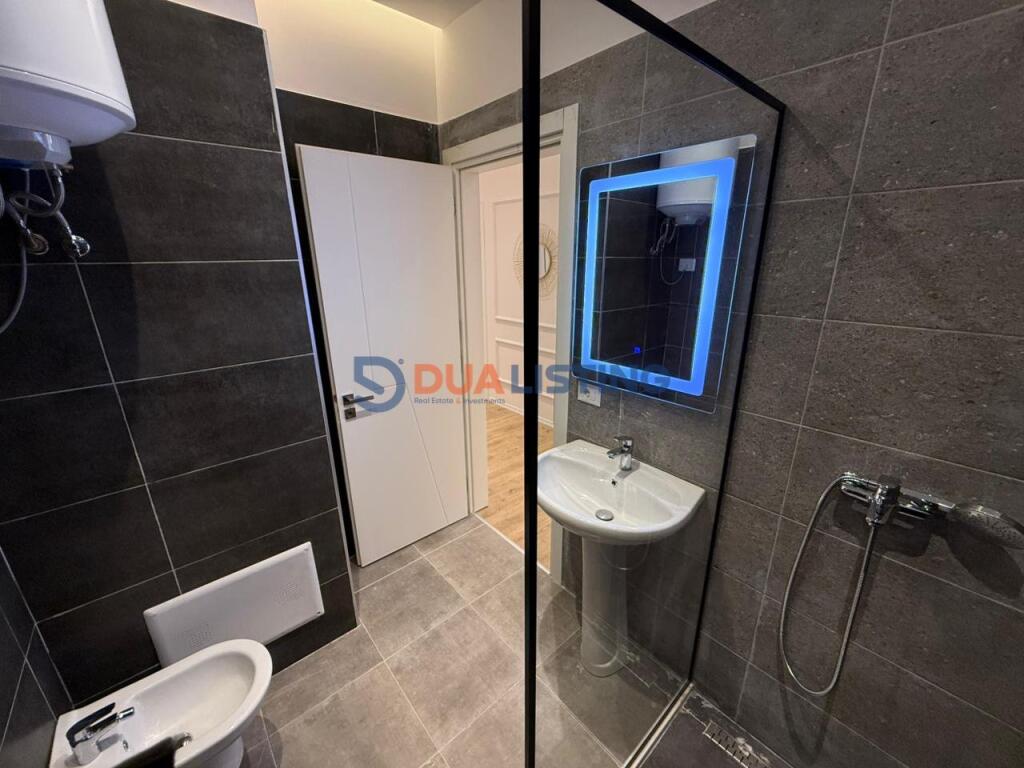 EXCLUSIVE, QIRA APARTAMENT MODERN 2+1+POST PARKIMI TE REZIDENCA ERLI, TIRANË