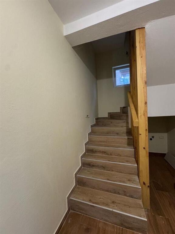 VILE ME QERA 3 KATESHE 220 M2 KOMBINAT 1500 EURO
