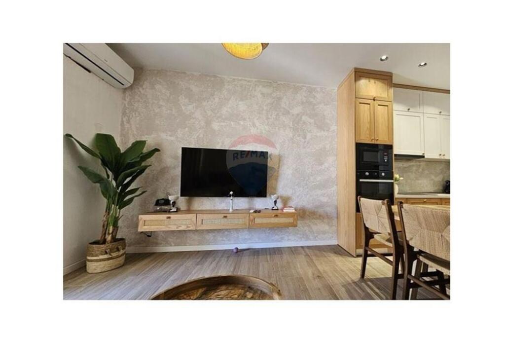 Shitet Apartament 2+1 te Gjiri i Lalzit, Durrës !