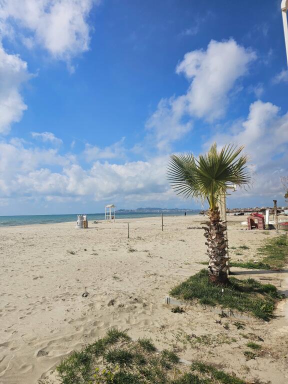 AMBIENT BIZNESI NE SHITJE, BUZE DETIT, SHKEMBI I KAVAJES