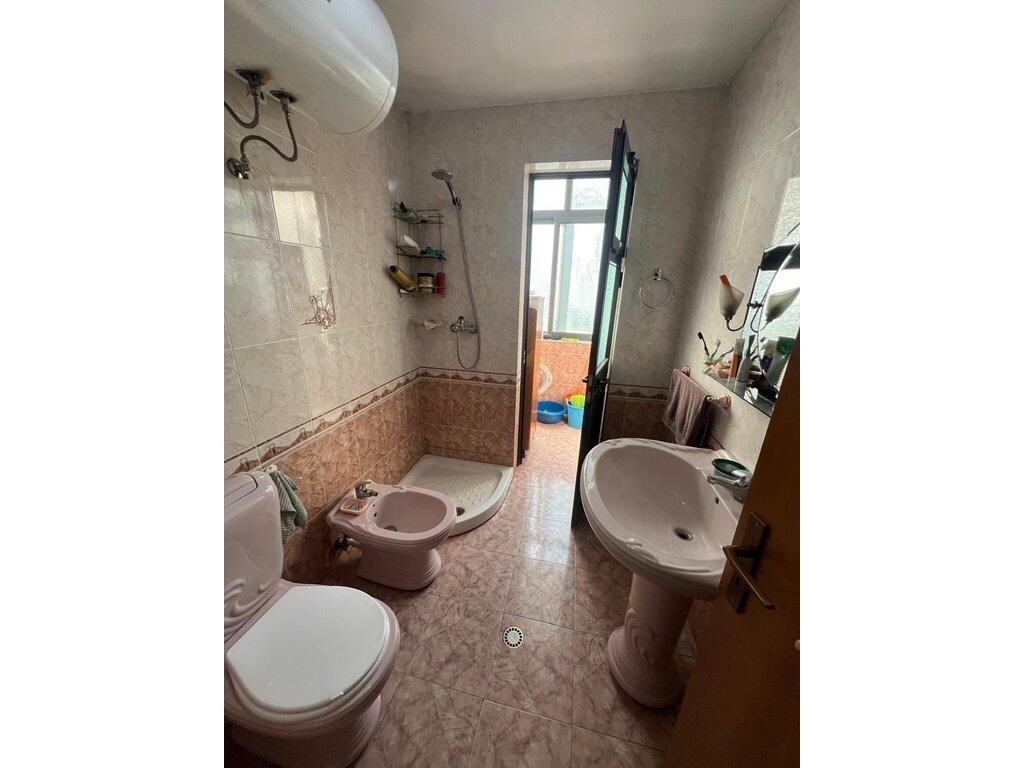 Apartament 2+1 me Qera ne Vasil Shanto 600 € /Muaj