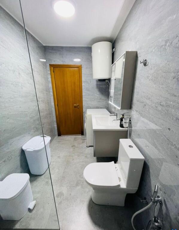 🏠 Jepet me qira apartament 2+1 📍 Adresa: Rruga Adem Jashari, Njësia Bashkiake Nr. 5💶 Çmimi: 800 € / muaj
