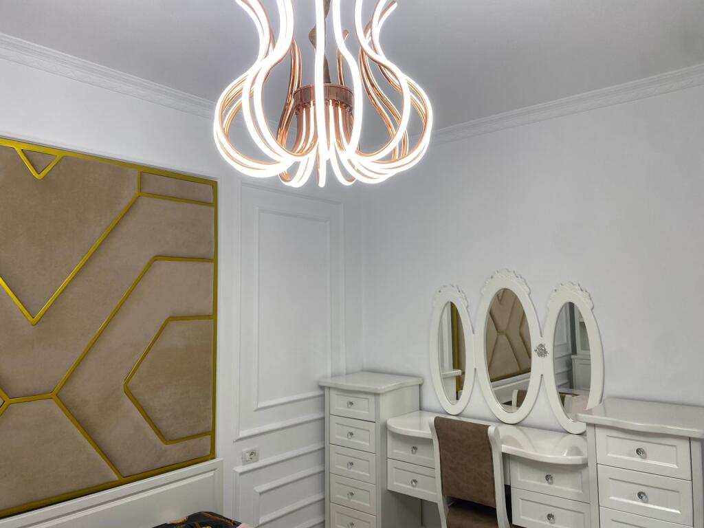 Jepet me qera apartament 3+1+Aneks+Ballkon