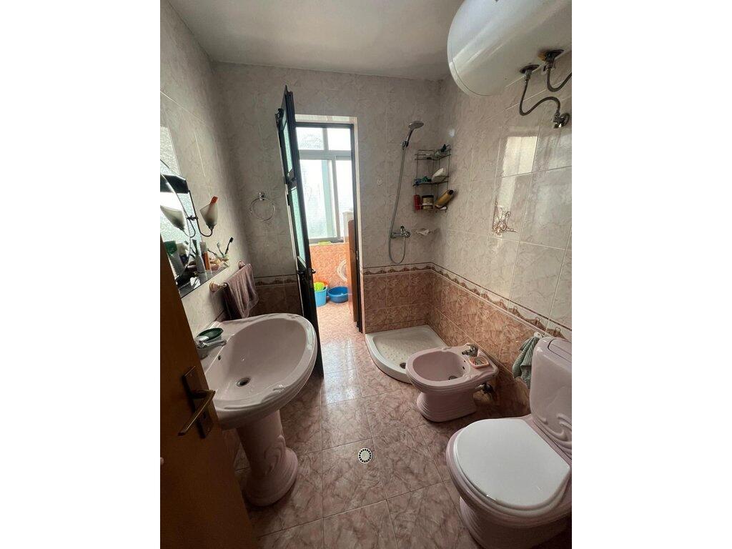 Apartament 2+1 me Qera ne Vasil Shanto