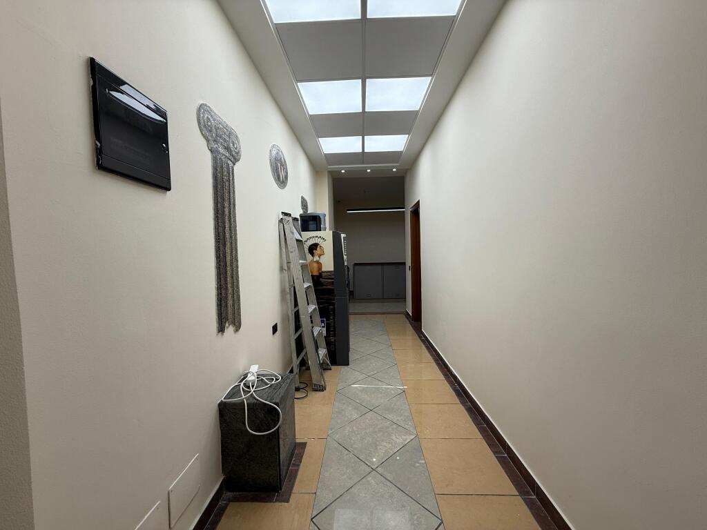 Ambient Multifunksional me Qira – Vendndodhje Premium!