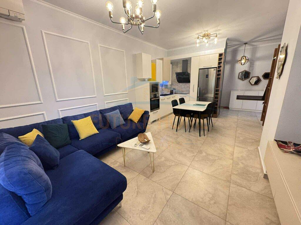 Me qera, Apartament 2+1, Unaza e Re.