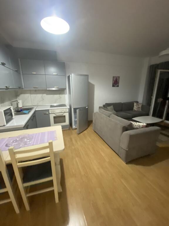2+1,i mobiluar liqeni i thate,te fz construksion,600 euro