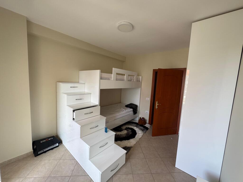 Apartament me qera 2+1+2 Astir