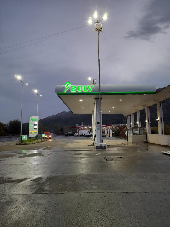 Jepet me qera karburant + lokal + magazine ne RUBIK AUTOSRTADE 500 WU