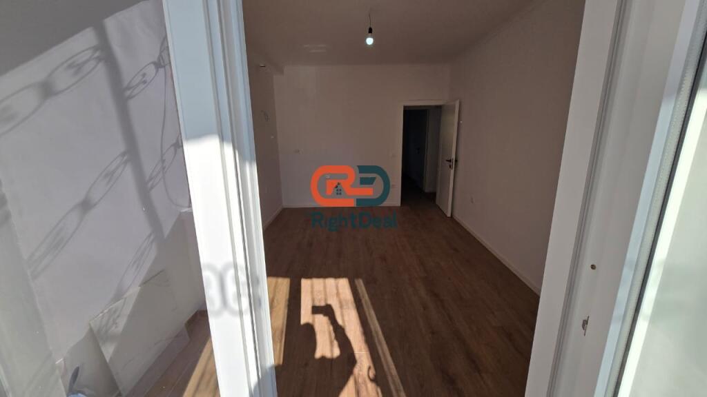 Ne Don Bosko, Shitet Apartament 1+1 I Sapo Investuar !!!