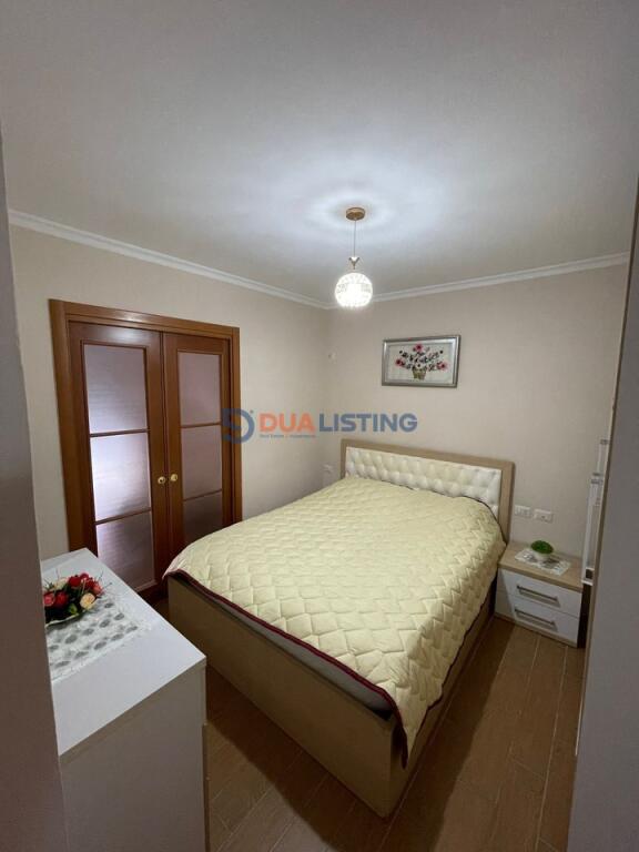 Jepet apartament 1+1 i konvertuar ne 2+1,Liqen i Thate rruga peti