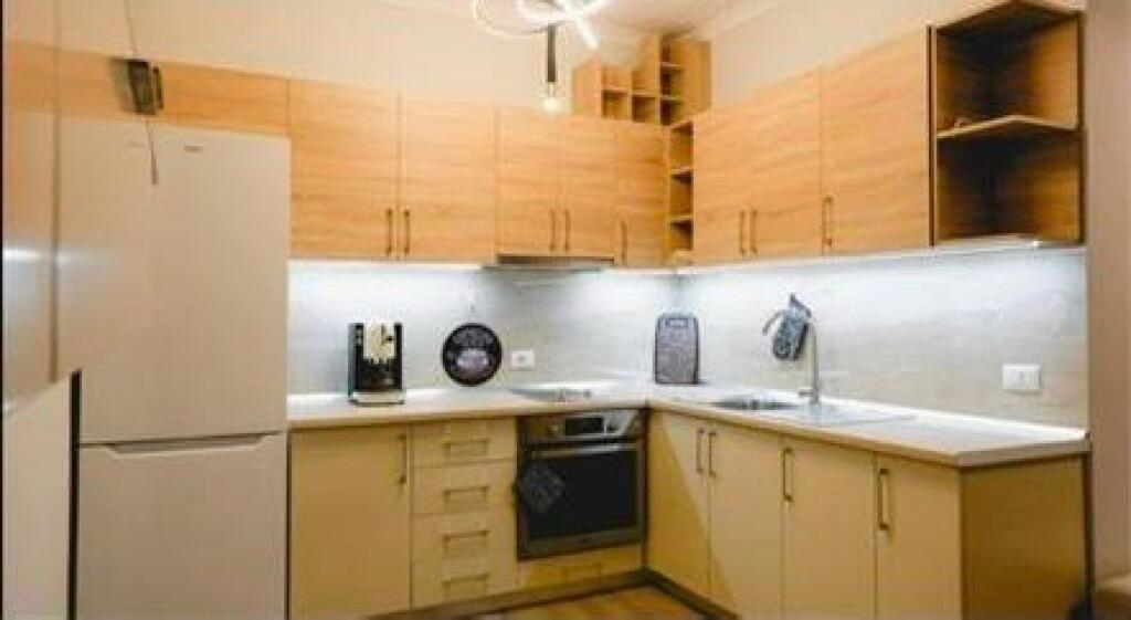 APARTAMENT ME QERA 2+1 RRUGA SAMI FRASHERI 1200 EURO