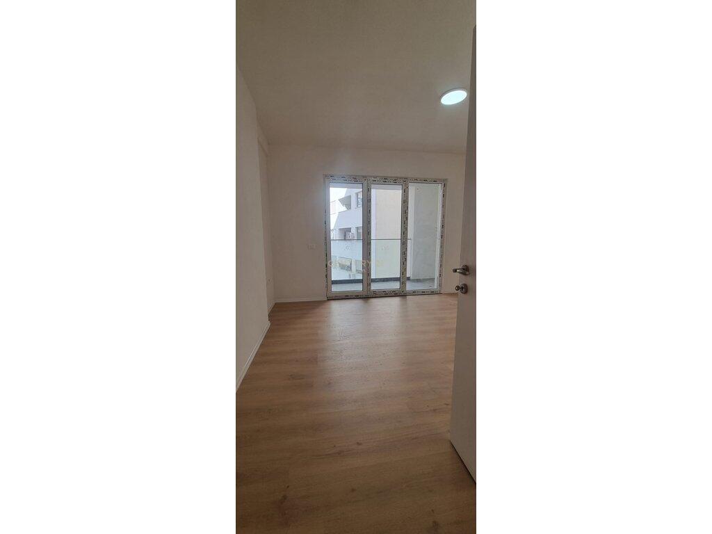 Jepet me qira apartament bosh per banim/zyre.