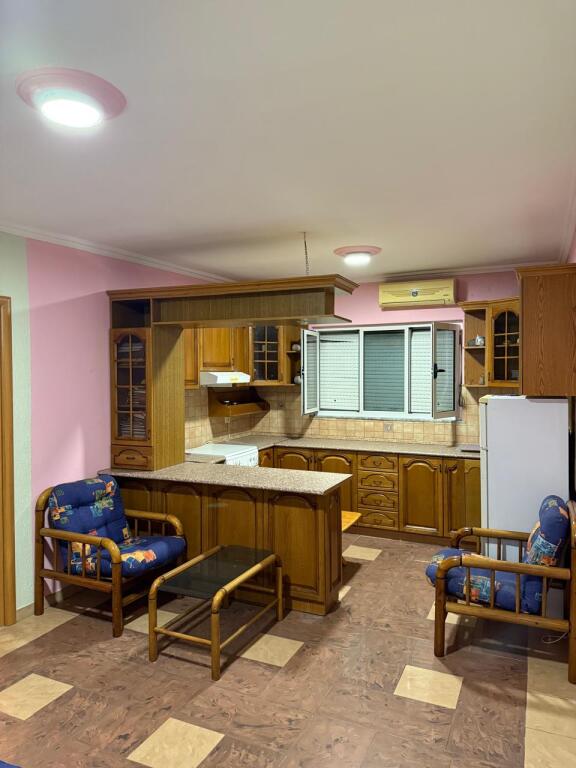 🏢In the Xhamllik area, near the Albanian Post Office, a 2+1+2 furnished apartment is for rent, 70,000 Leke