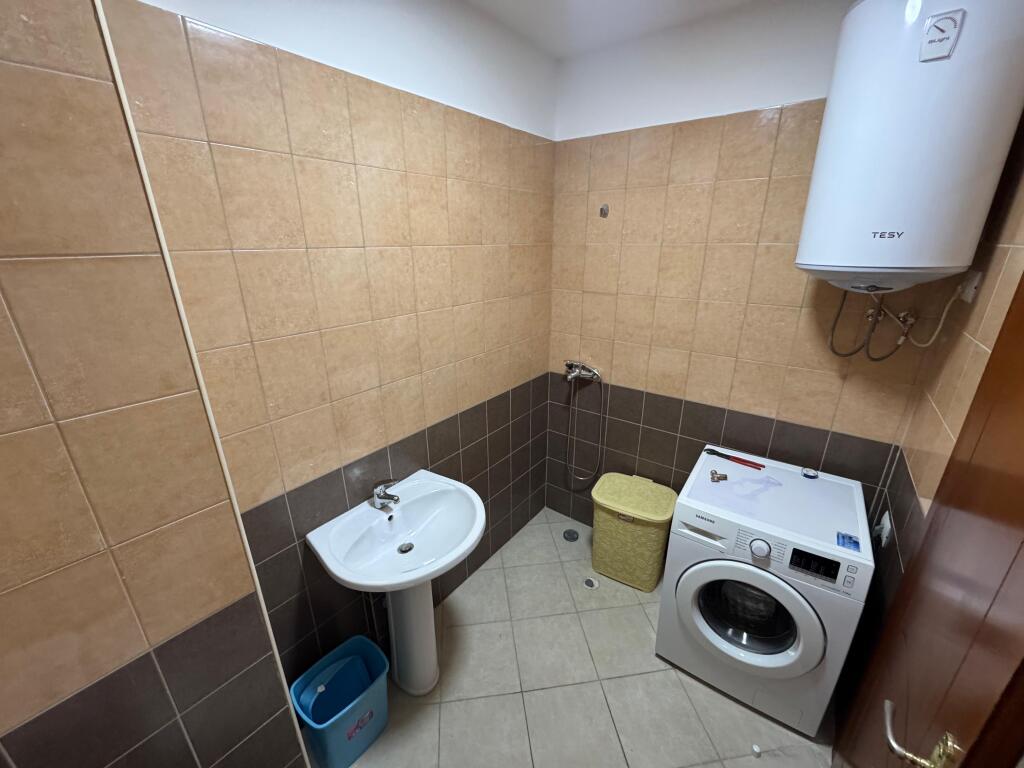 Apartament me qera 2+1+2 Astir