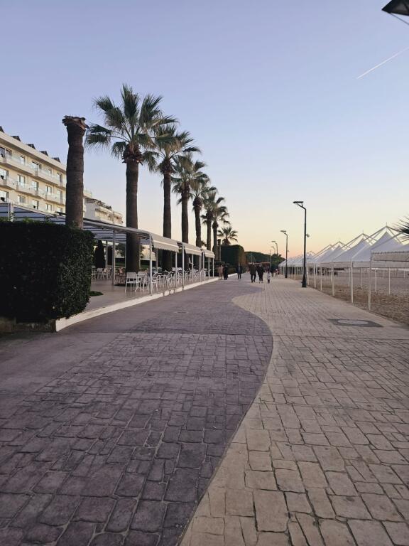 AMBIENT BIZNESI NE SHITJE, BUZE DETIT, SHKEMBI I KAVAJES