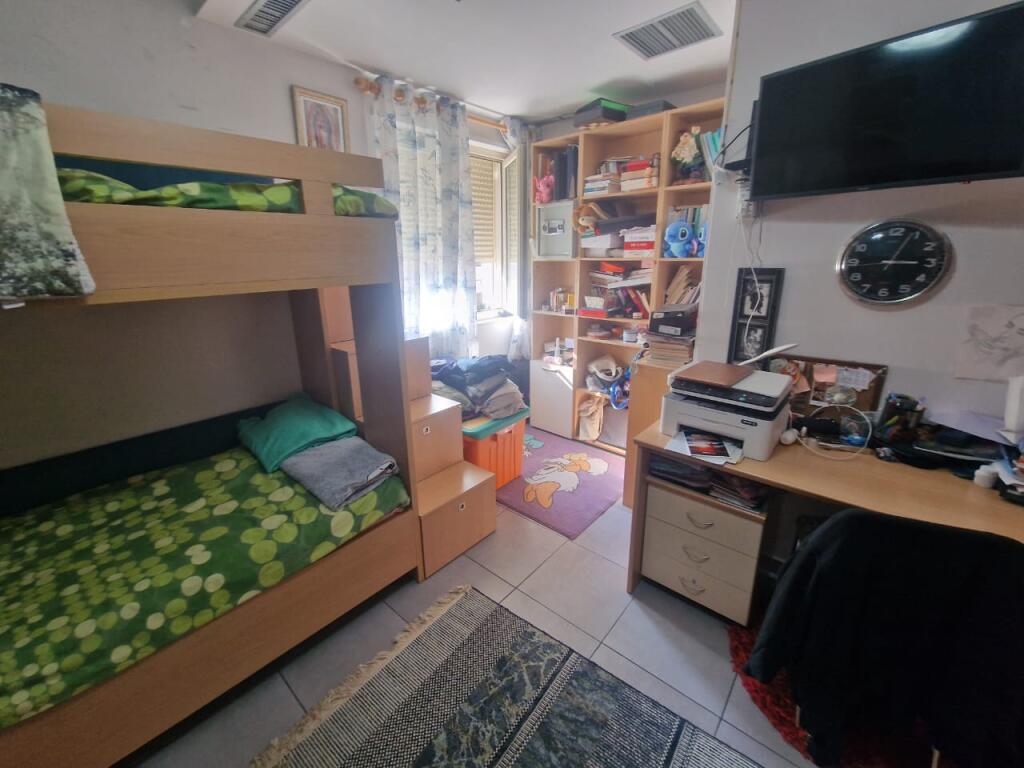 Shitet apartament 3+1+2 tualete+garazhd te mbyllur ne Fresk