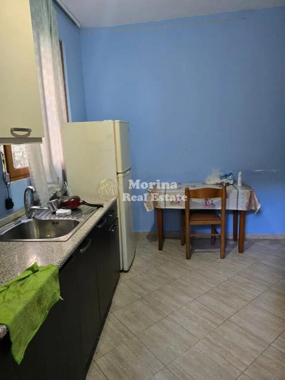 Qera Apartament 1+1, Rruga 5 Maji, 250 Euro/Muaj.