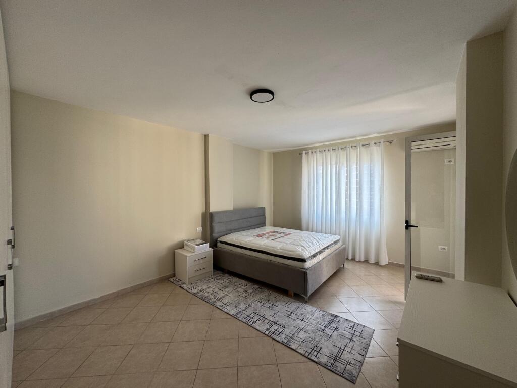 Apartament me qera 2+1+2 Astir