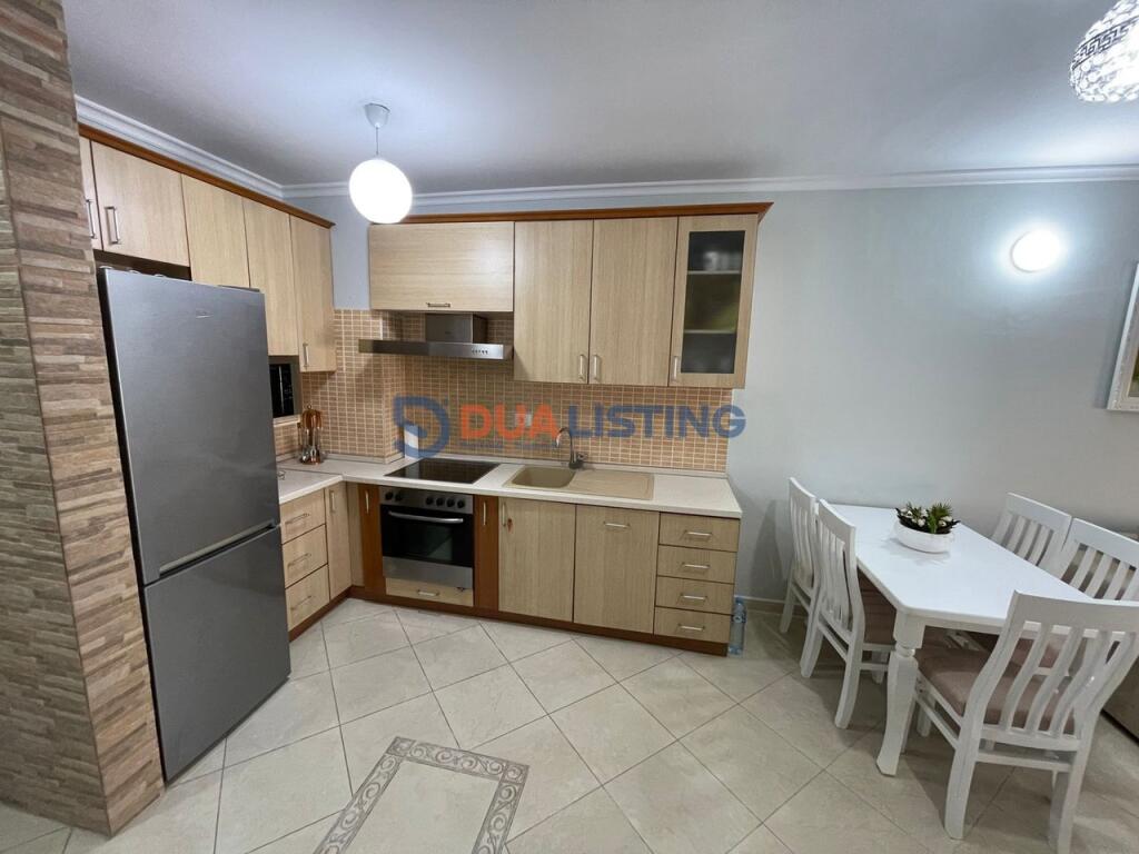 Jepet apartament 1+1 i konvertuar ne 2+1,Liqen i Thate rruga peti