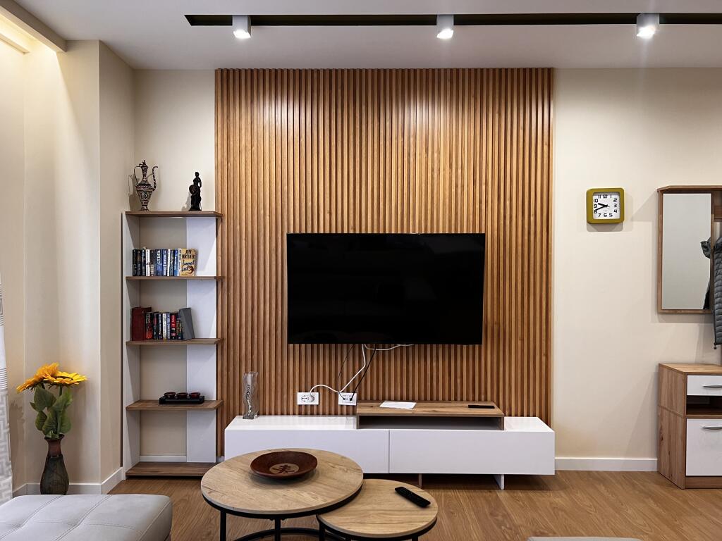 Apartament 2+1+2 me qira te Shkolla e Kuqe!
