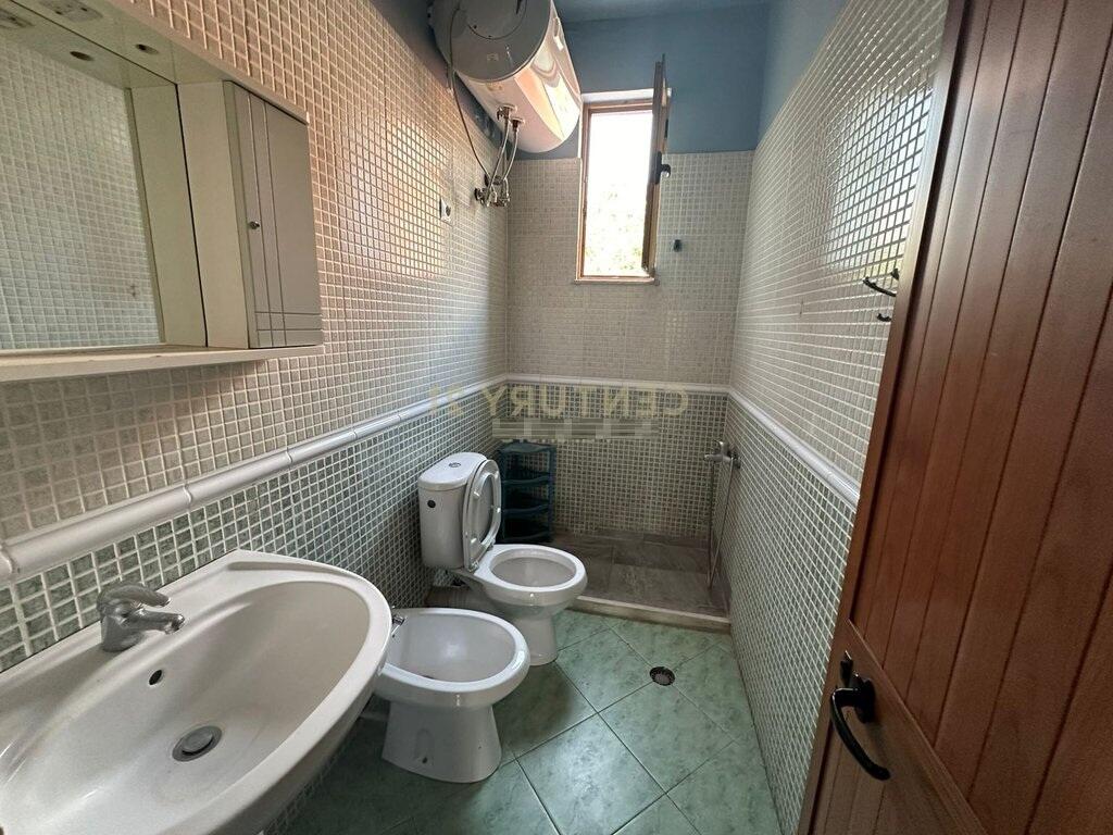 AFFITTASI APPARTAMENTO 2+1+2 IN VIA GRAMOZ PASHKO