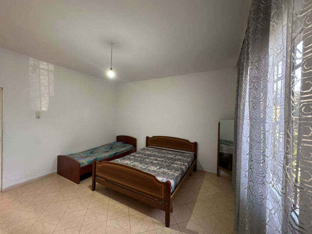 📣 AFFITTO Casa Privata 👉 Tipologia 2+1📍 Via 5 Maji, Vicino al Caffè Deta ✨