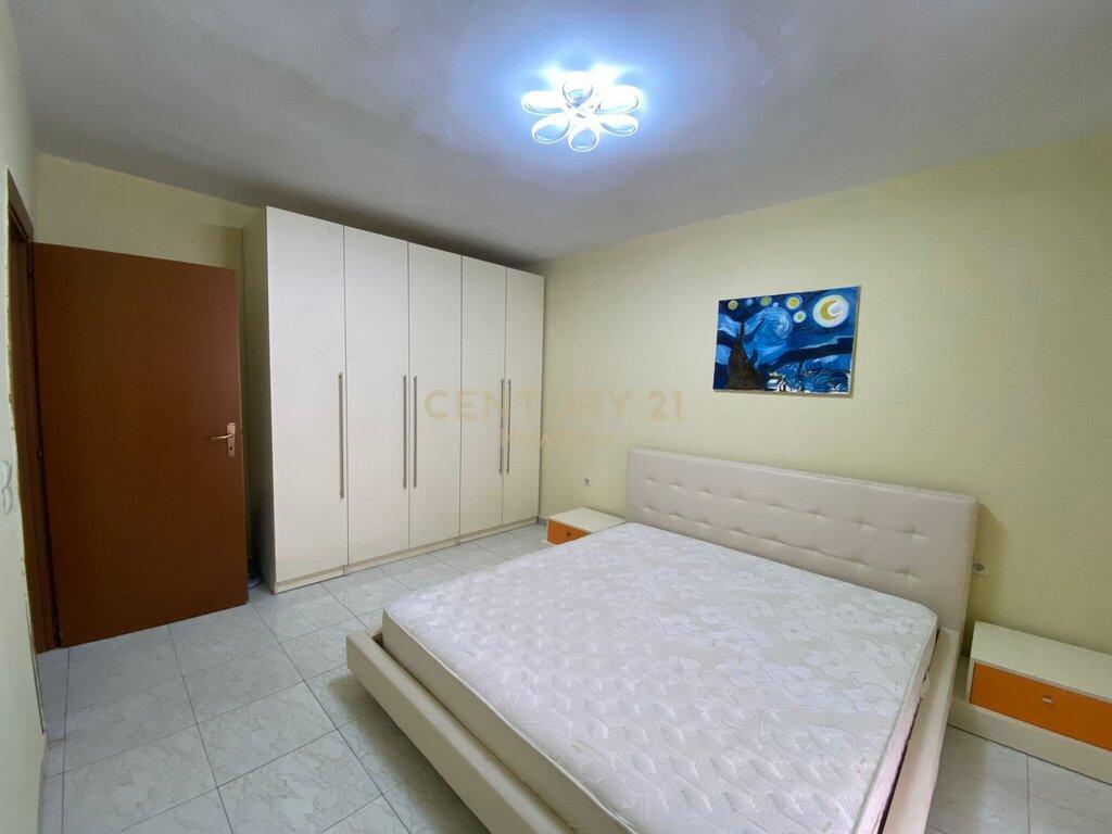 JEPET APARTAMENT 2+1 ME QIRA NE QENDER TE DURRESIT!