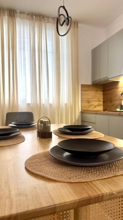 🏡 Jepet apartament 2+1 me qira ne Qendren e Tiranes