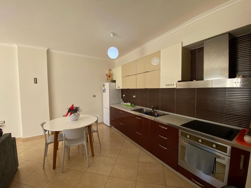 Apartament me Qera 2+1 Lungomare